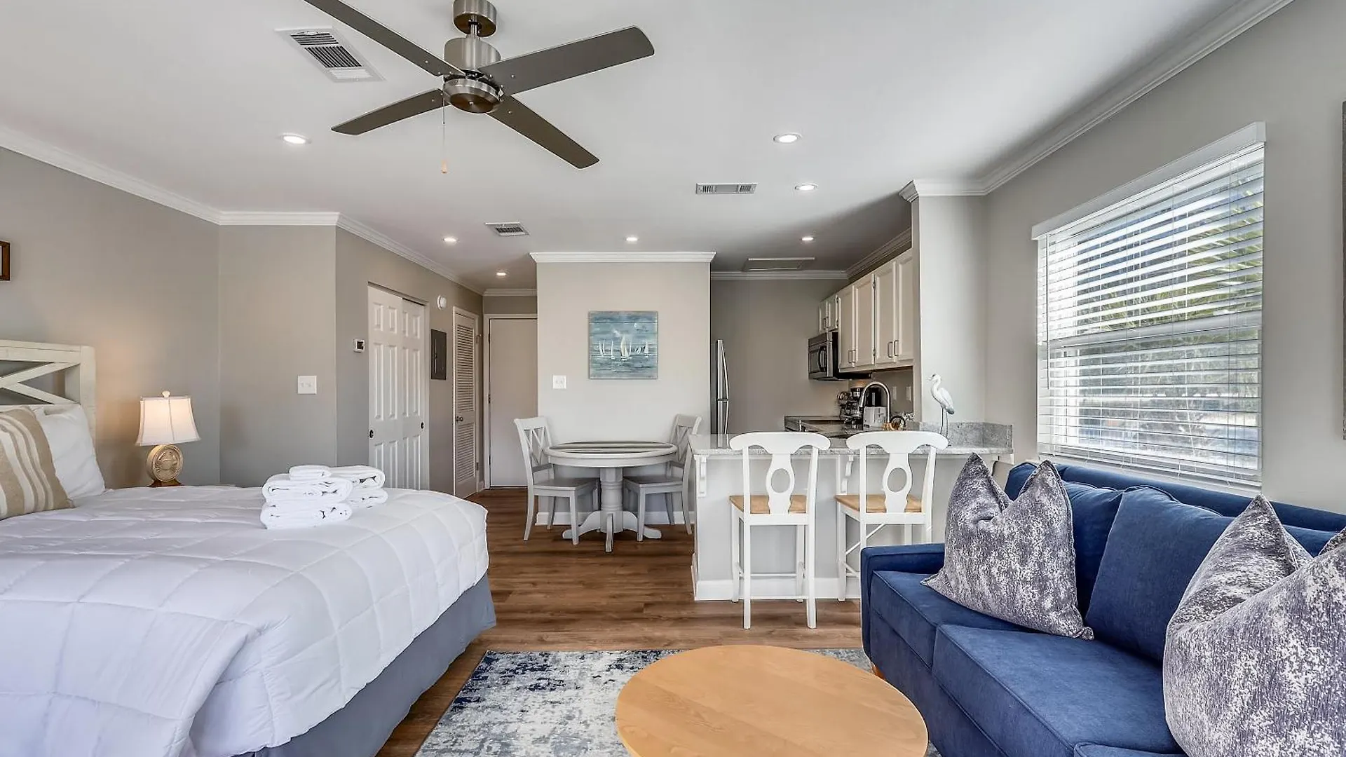 Sandpiper Cove 8208- By Holiday Isle Properties Destin