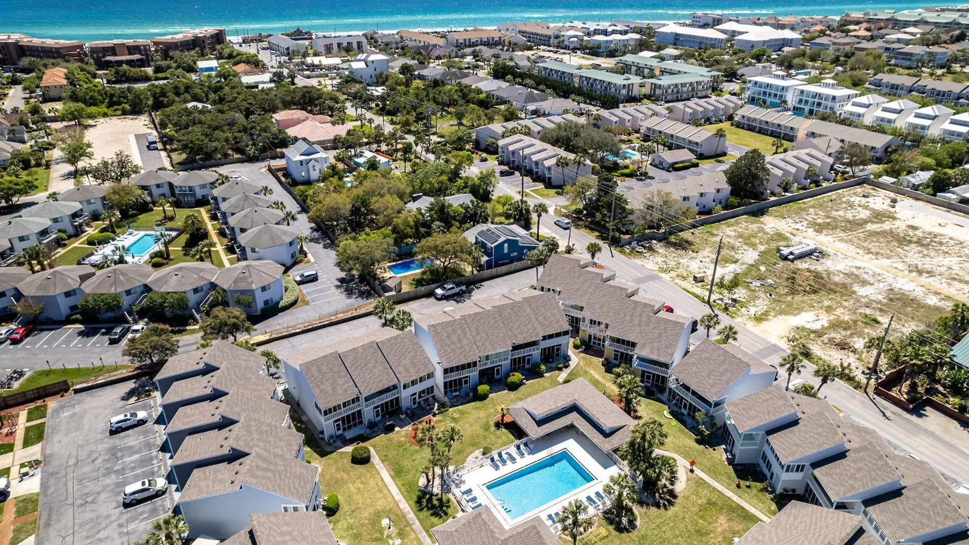 Sandpiper Cove 8208- By Holiday Isle Properties Destin Apartment