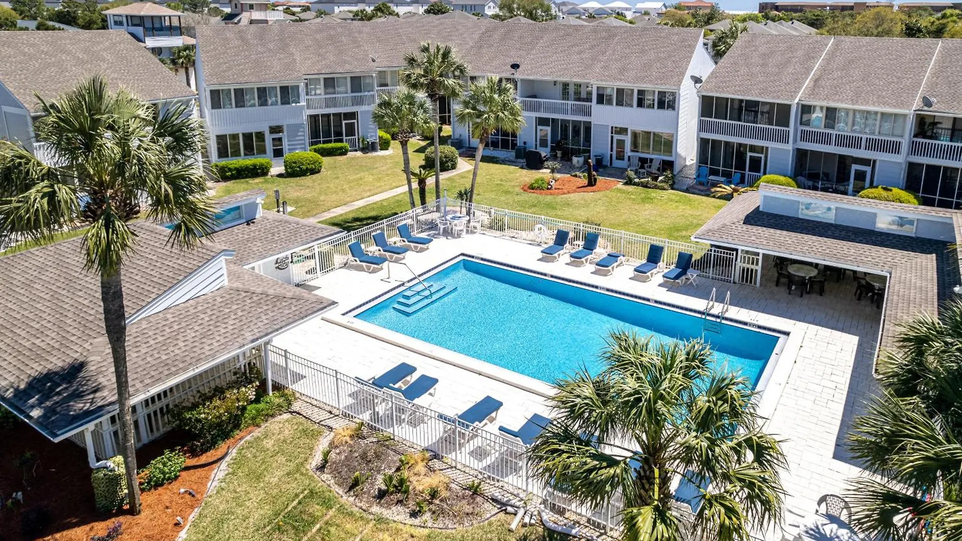 Sandpiper Cove 8208- By Holiday Isle Properties Destin