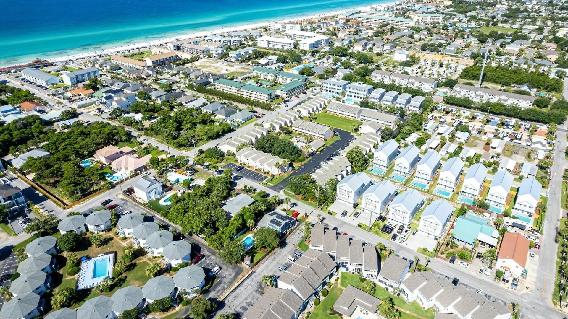Sandpiper Cove 8208- By Holiday Isle Properties Destin Apartment